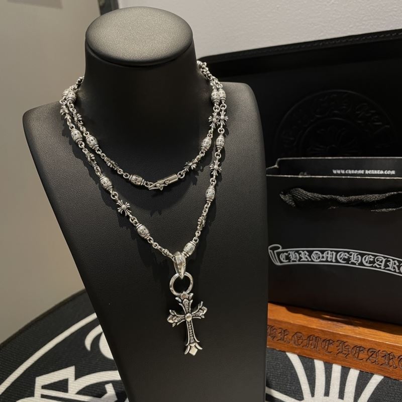 Ch*0me He**ts necklaces